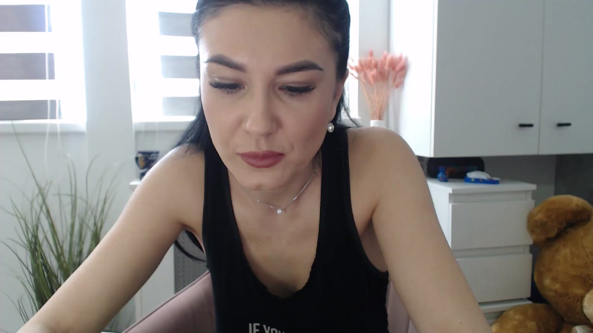 Gallery image thumbnail from CrazyDi's myfreecams stream on, 01/19/2025, 11:35 image 16 of 20