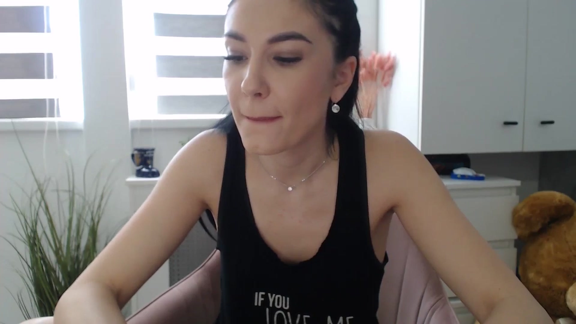 Gallery image thumbnail from CrazyDi's myfreecams stream on, 01/19/2025, 11:35 image 15 of 20