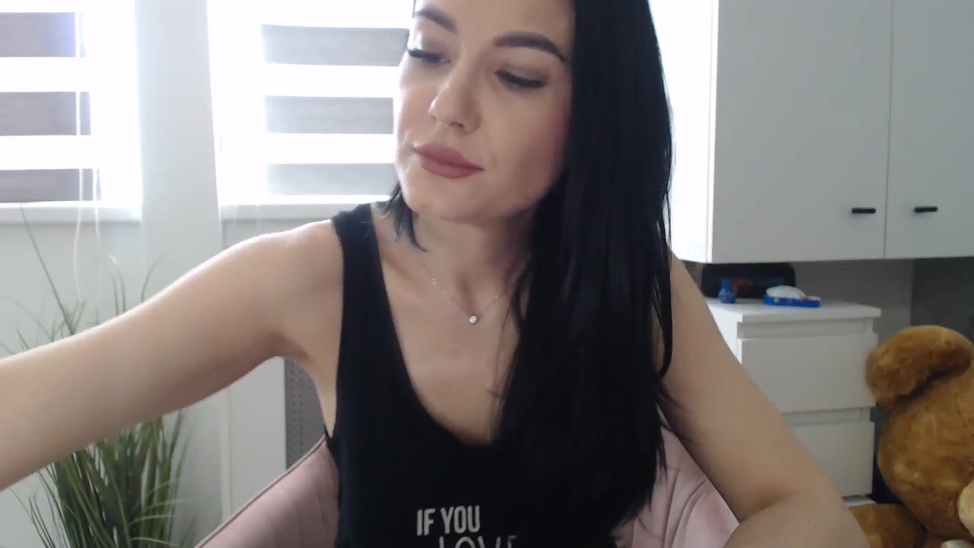 Gallery image thumbnail from CrazyDi's myfreecams stream on, 01/19/2025, 11:35 image 4 of 20