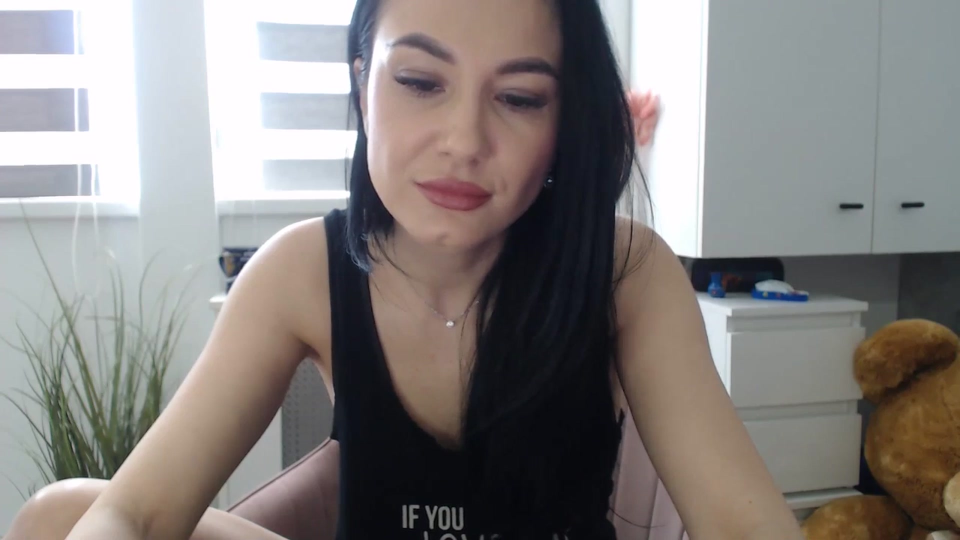 Gallery image thumbnail from CrazyDi's myfreecams stream on, 01/19/2025, 11:35 image 6 of 20
