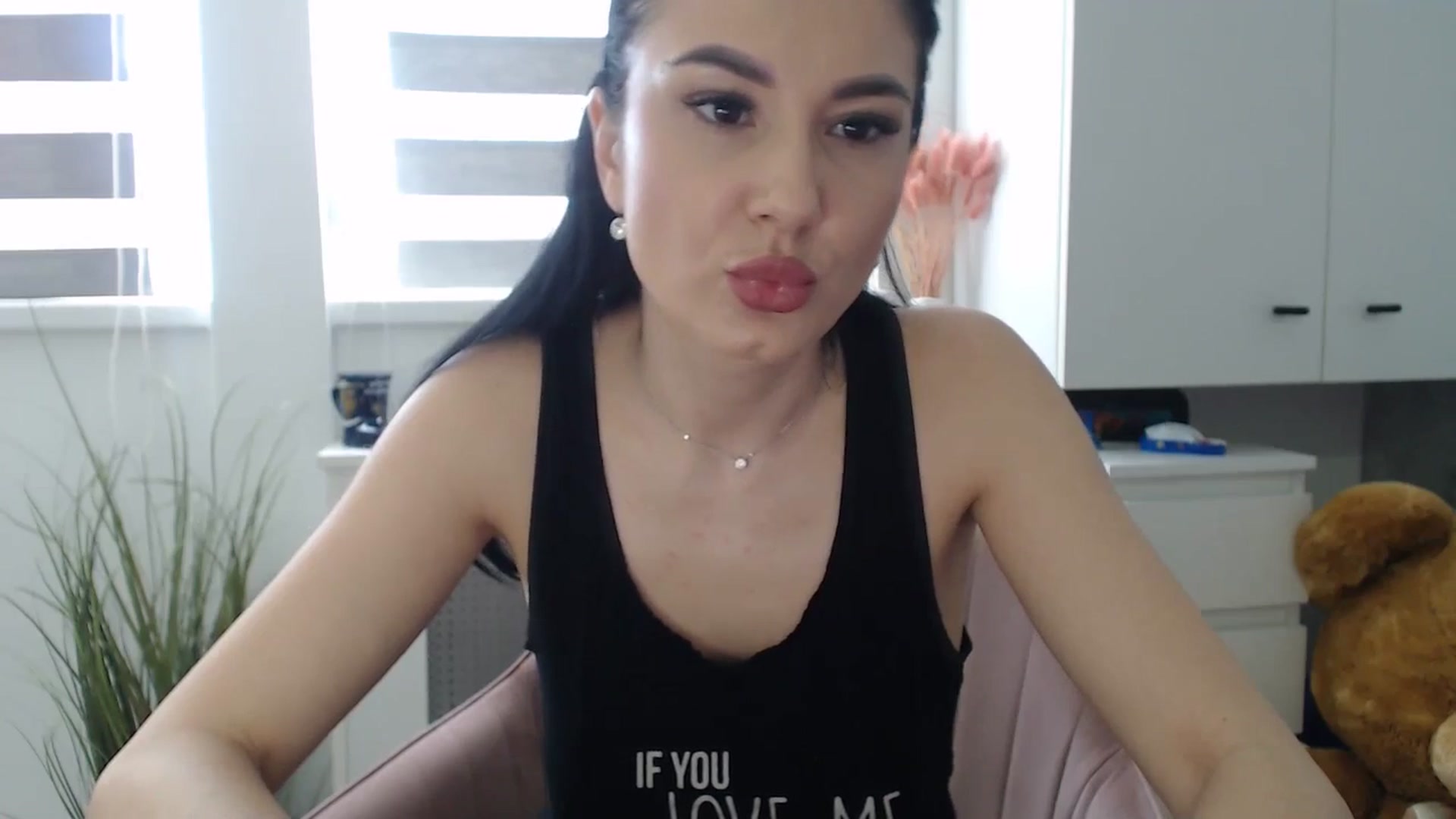 Gallery image thumbnail from CrazyDi's myfreecams stream on, 01/19/2025, 11:35 image 18 of 20