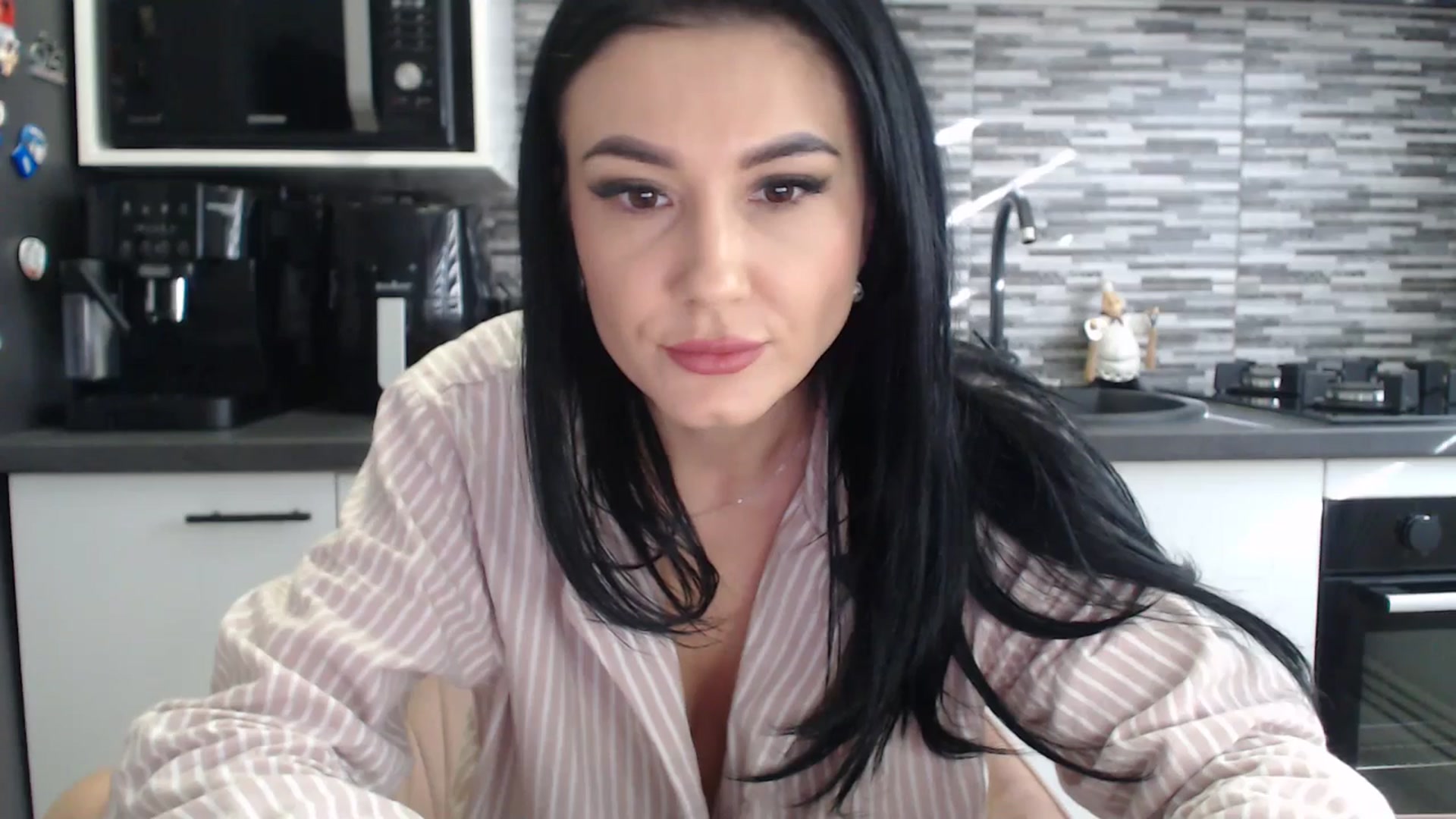 Gallery image thumbnail from CrazyDi's myfreecams stream on, 01/28/2025, 12:24 image 9 of 20