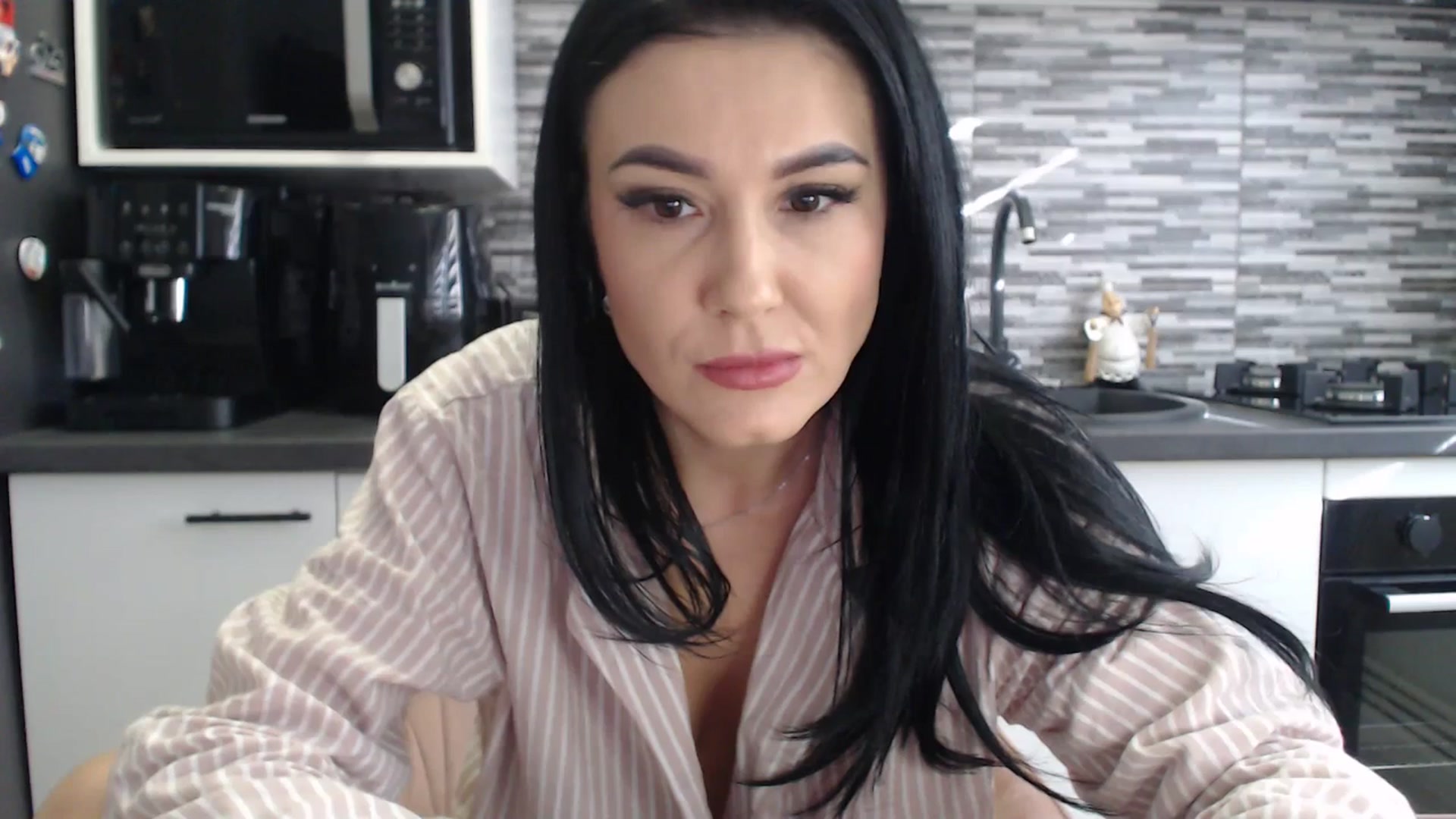Gallery image thumbnail from CrazyDi's myfreecams stream on, 01/28/2025, 12:24 image 10 of 20