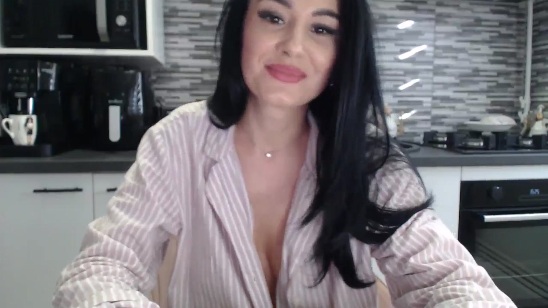 Gallery image thumbnail from CrazyDi's myfreecams stream on, 01/28/2025, 14:03 image 11 of 20