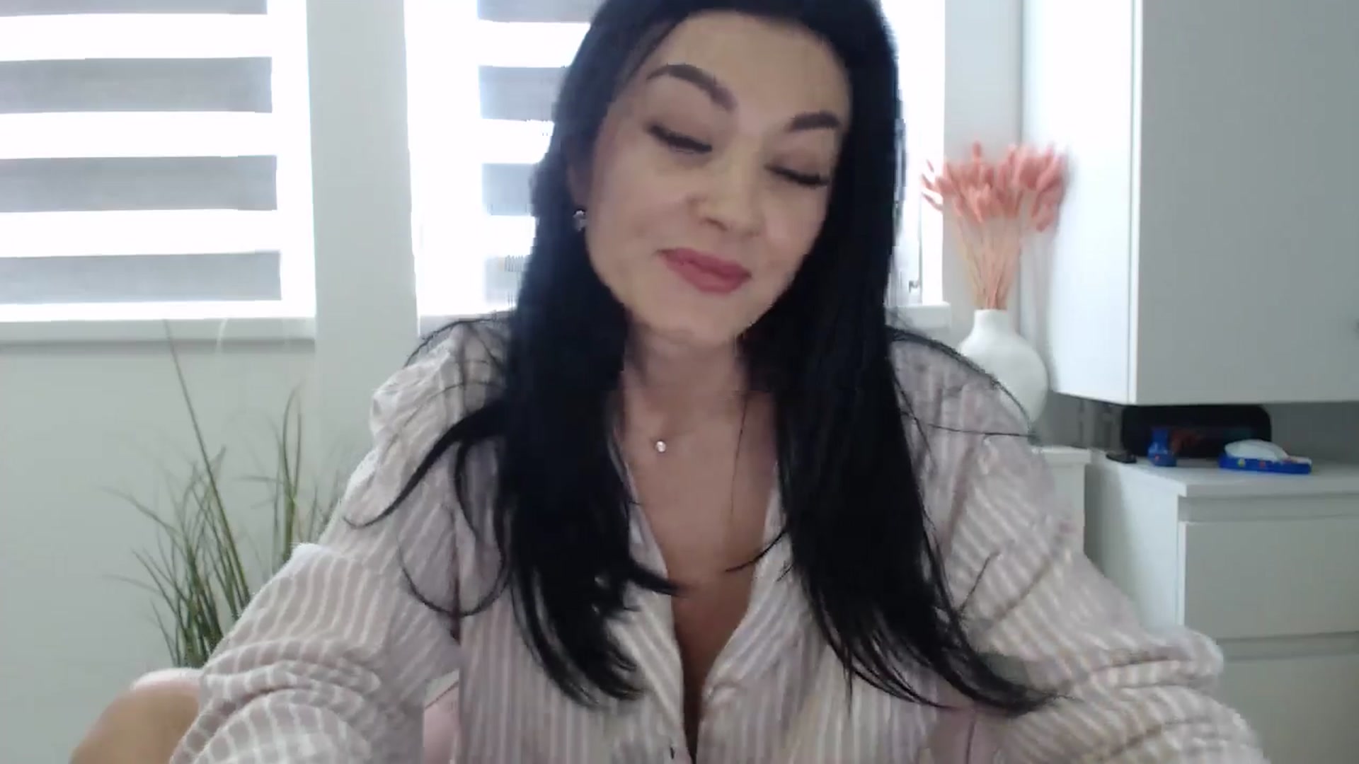Gallery image thumbnail from CrazyDi's myfreecams stream on, 02/02/2025, 12:07 image 6 of 20