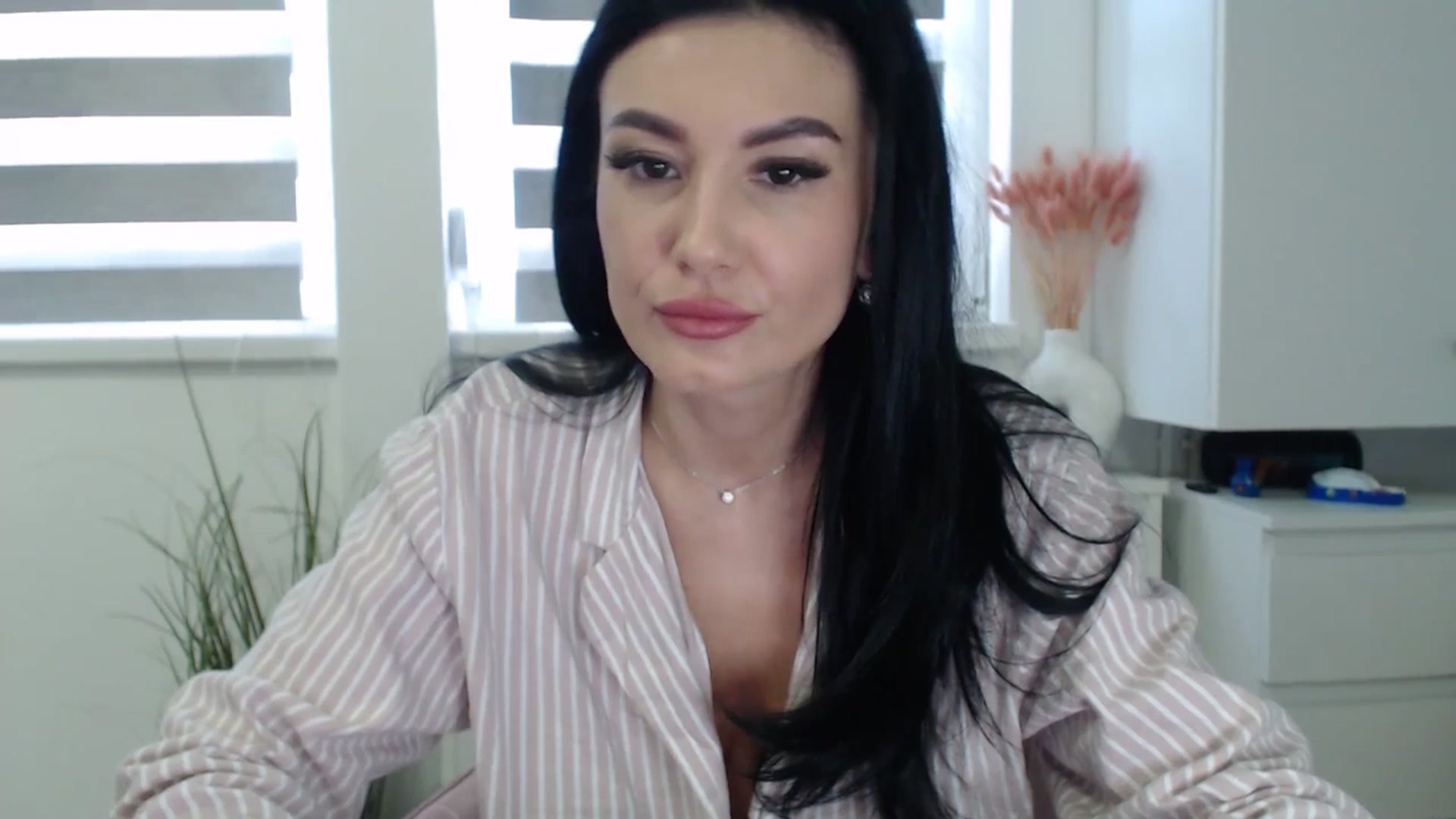 Gallery image thumbnail from CrazyDi's myfreecams stream on, 02/02/2025, 12:07 image 20 of 20