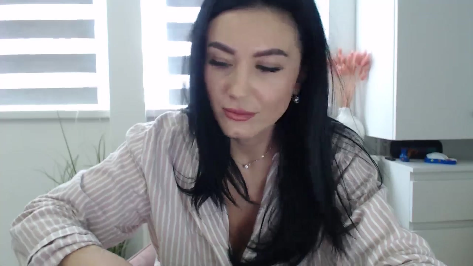 Gallery image thumbnail from CrazyDi's myfreecams stream on, 02/02/2025, 12:07 image 8 of 20