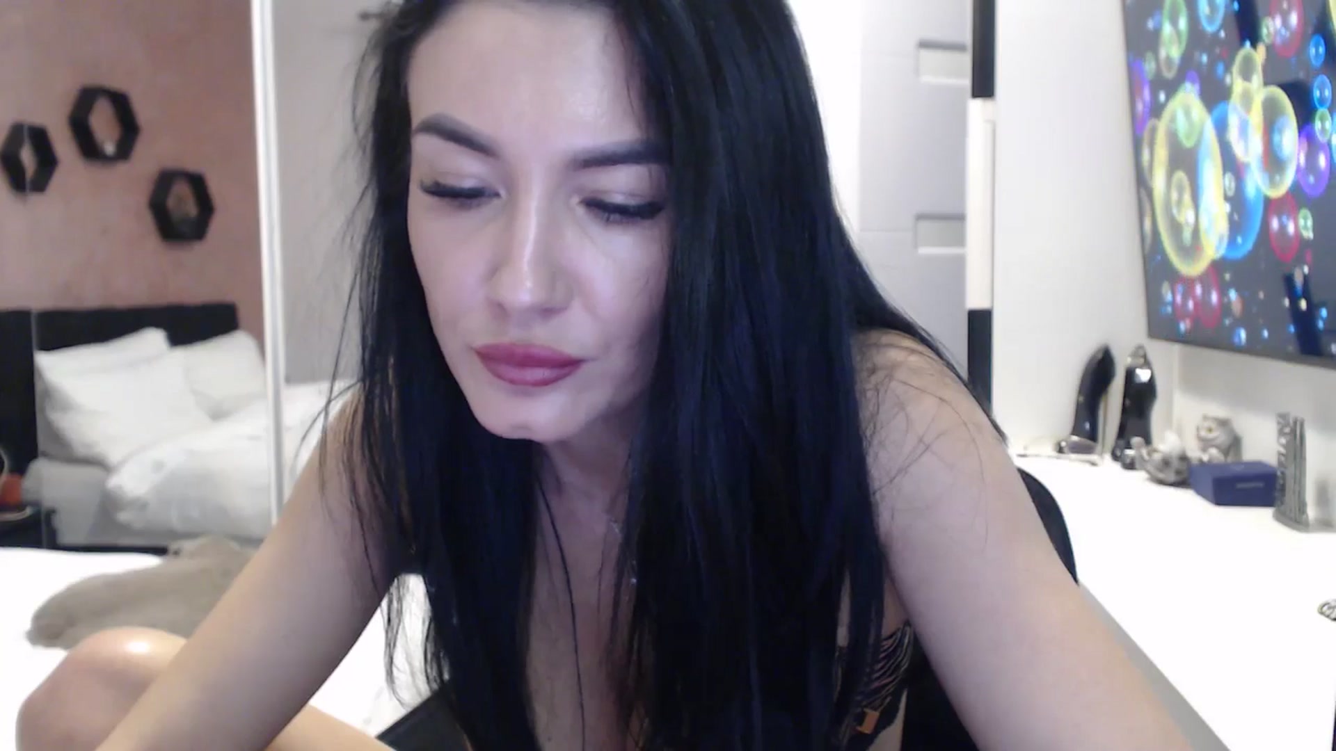 Gallery image thumbnail from CrazyDi's myfreecams stream on, 04/02/2025, 13:00 image 14 of 20