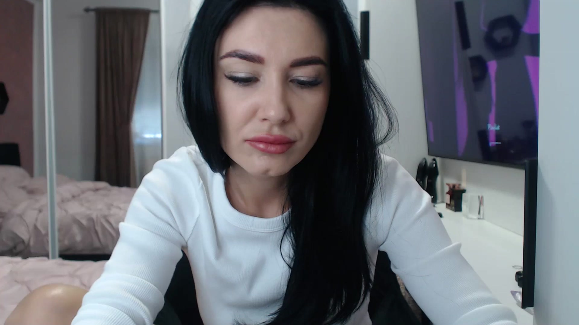 Gallery image thumbnail from CrazyDi's myfreecams stream on, 05/20/2025, 11:07 image 6 of 20