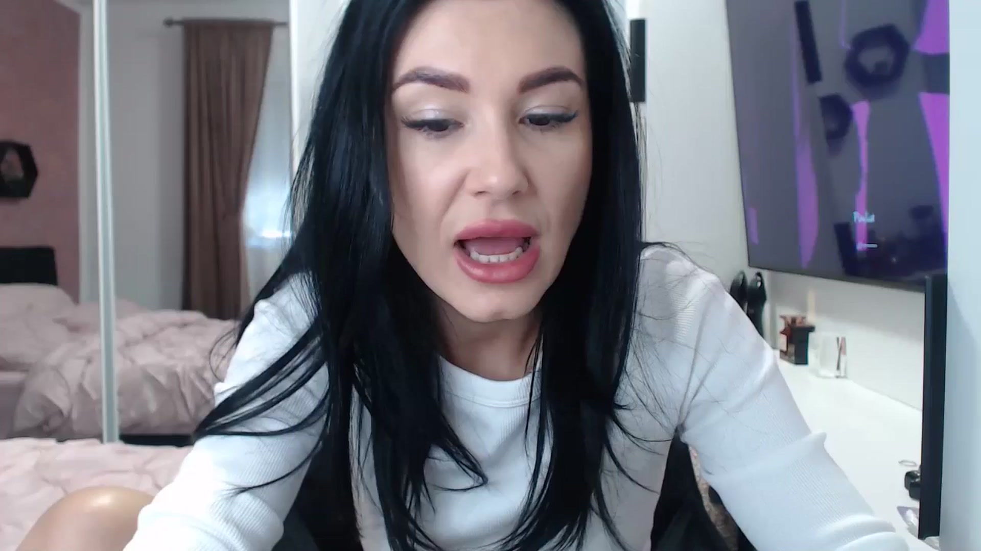 Gallery image thumbnail from CrazyDi's myfreecams stream on, 05/20/2025, 11:07 image 1 of 20