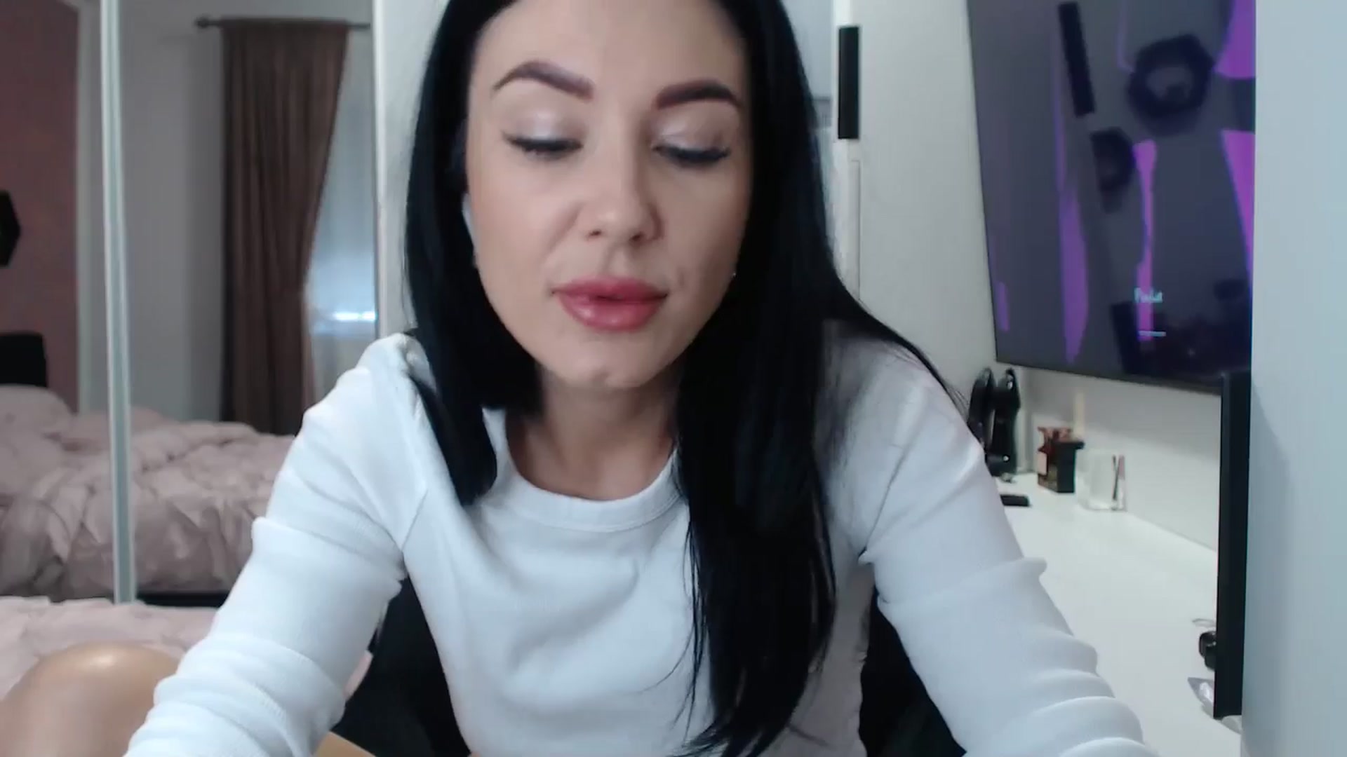 Gallery image thumbnail from CrazyDi's myfreecams stream on, 05/20/2025, 11:07 image 14 of 20