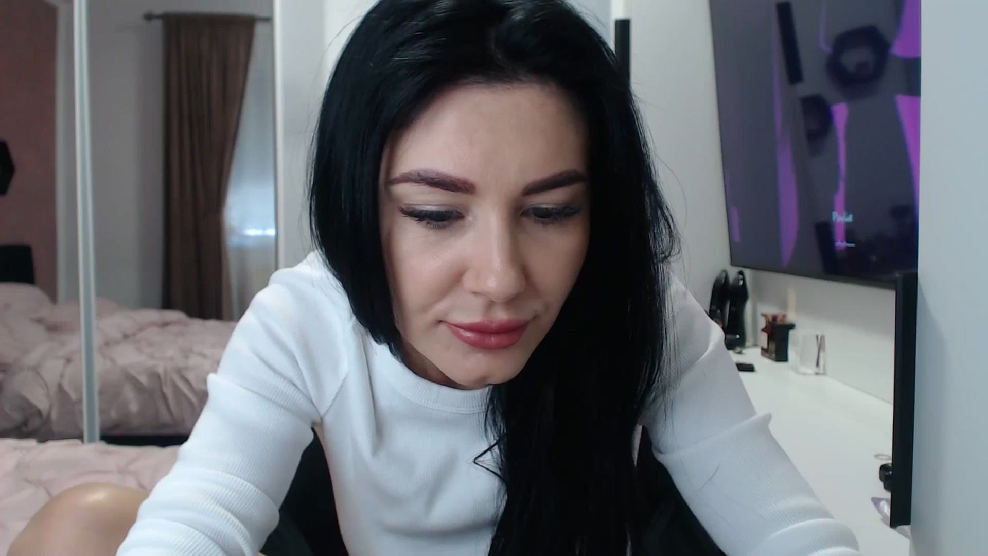 Gallery image thumbnail from CrazyDi's myfreecams stream on, 05/20/2025, 11:07 image 7 of 20