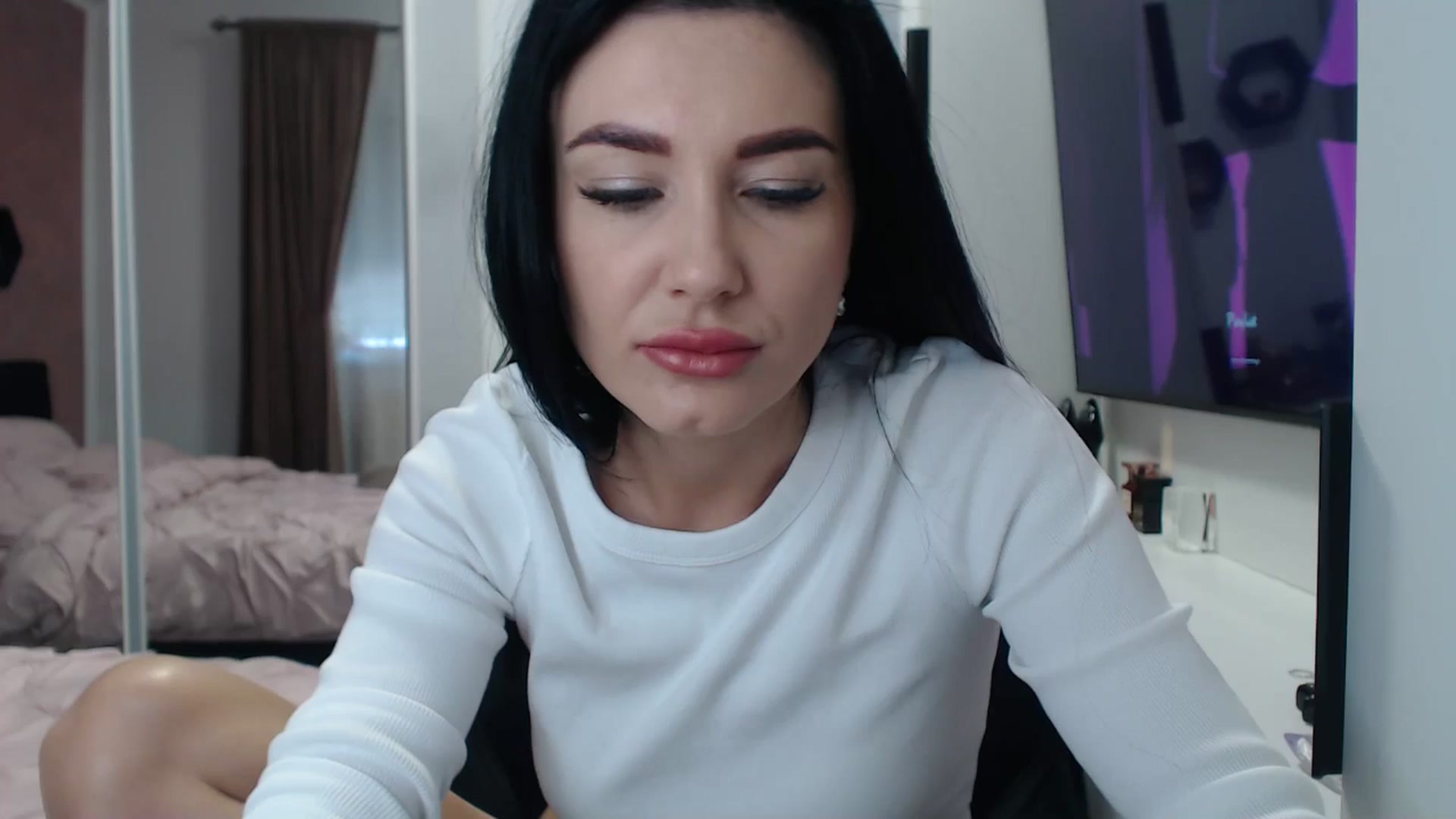 Gallery image thumbnail from CrazyDi's myfreecams stream on, 05/20/2025, 11:07 image 8 of 20