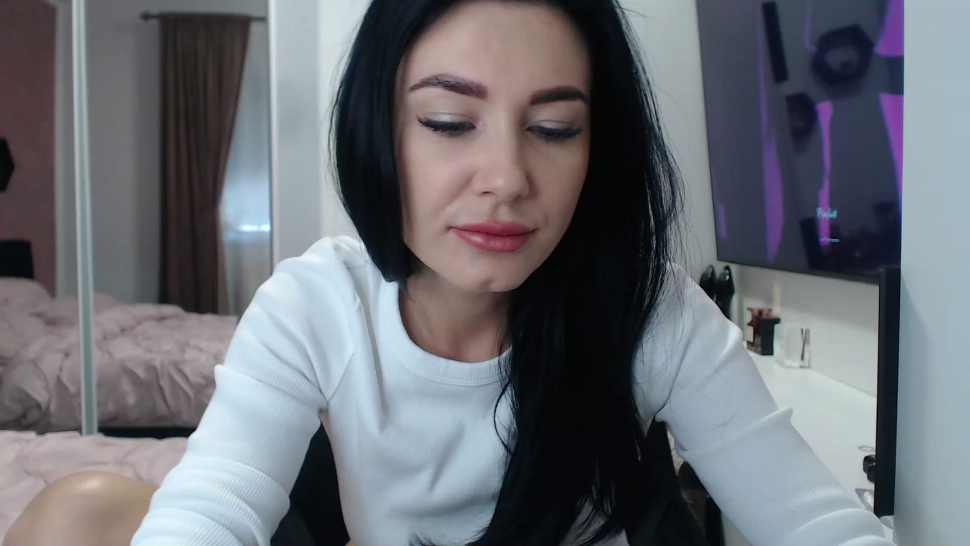 Gallery image thumbnail from CrazyDi's myfreecams stream on, 05/20/2025, 11:07 image 4 of 20