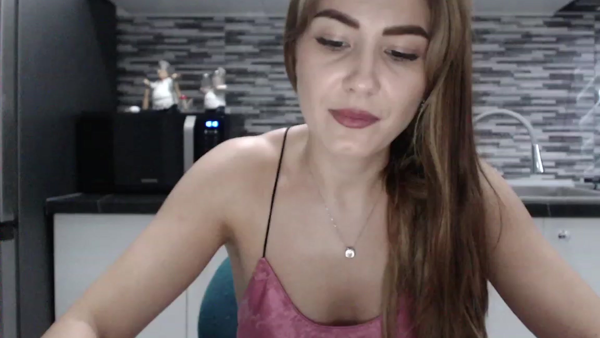 Gallery image thumbnail from CrazyDiana's myfreecams stream on, 11/14/2022, 13:29 image 17 of 20