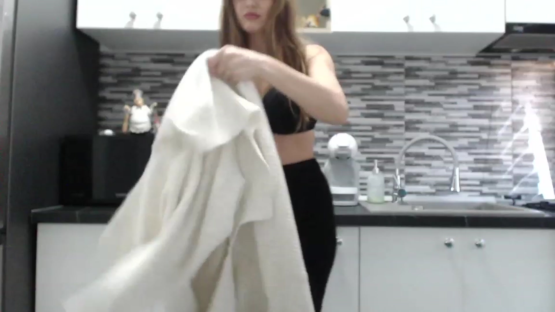 Gallery image thumbnail from CrazyDiana's myfreecams stream on, 11/22/2022, 14:13 image 15 of 20