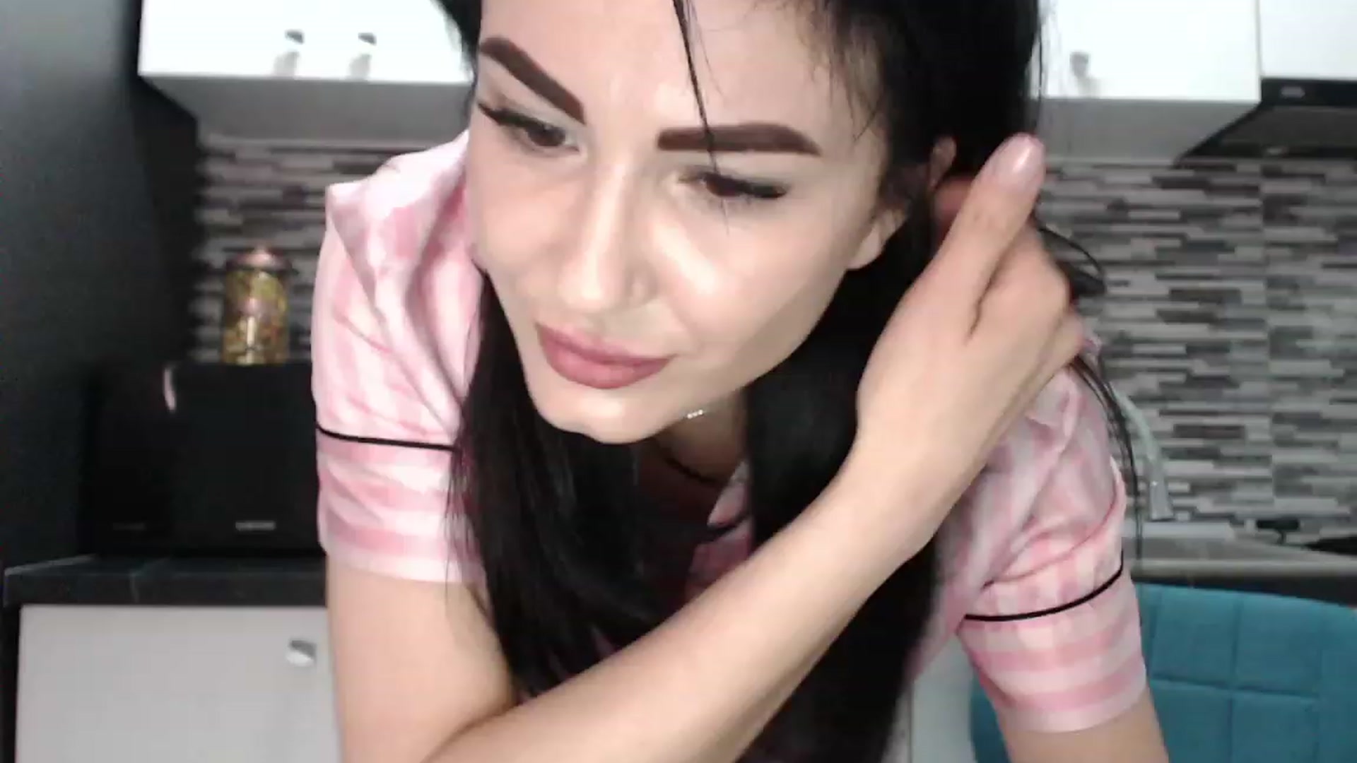 Gallery image thumbnail from CrazyDiana's myfreecams stream on, 05/02/2023, 21:45 image 16 of 20