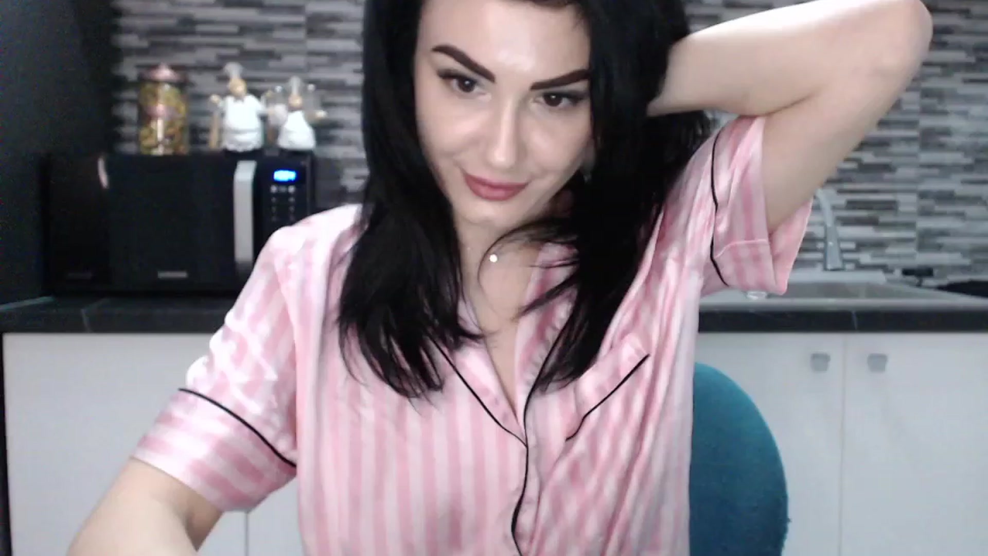 Gallery image thumbnail from CrazyDiana's myfreecams stream on, 05/02/2023, 21:45 image 12 of 20