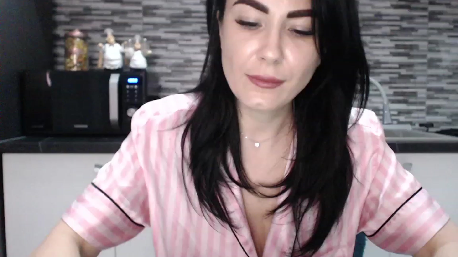 Gallery image thumbnail from CrazyDiana's myfreecams stream on, 05/02/2023, 21:45 image 5 of 20