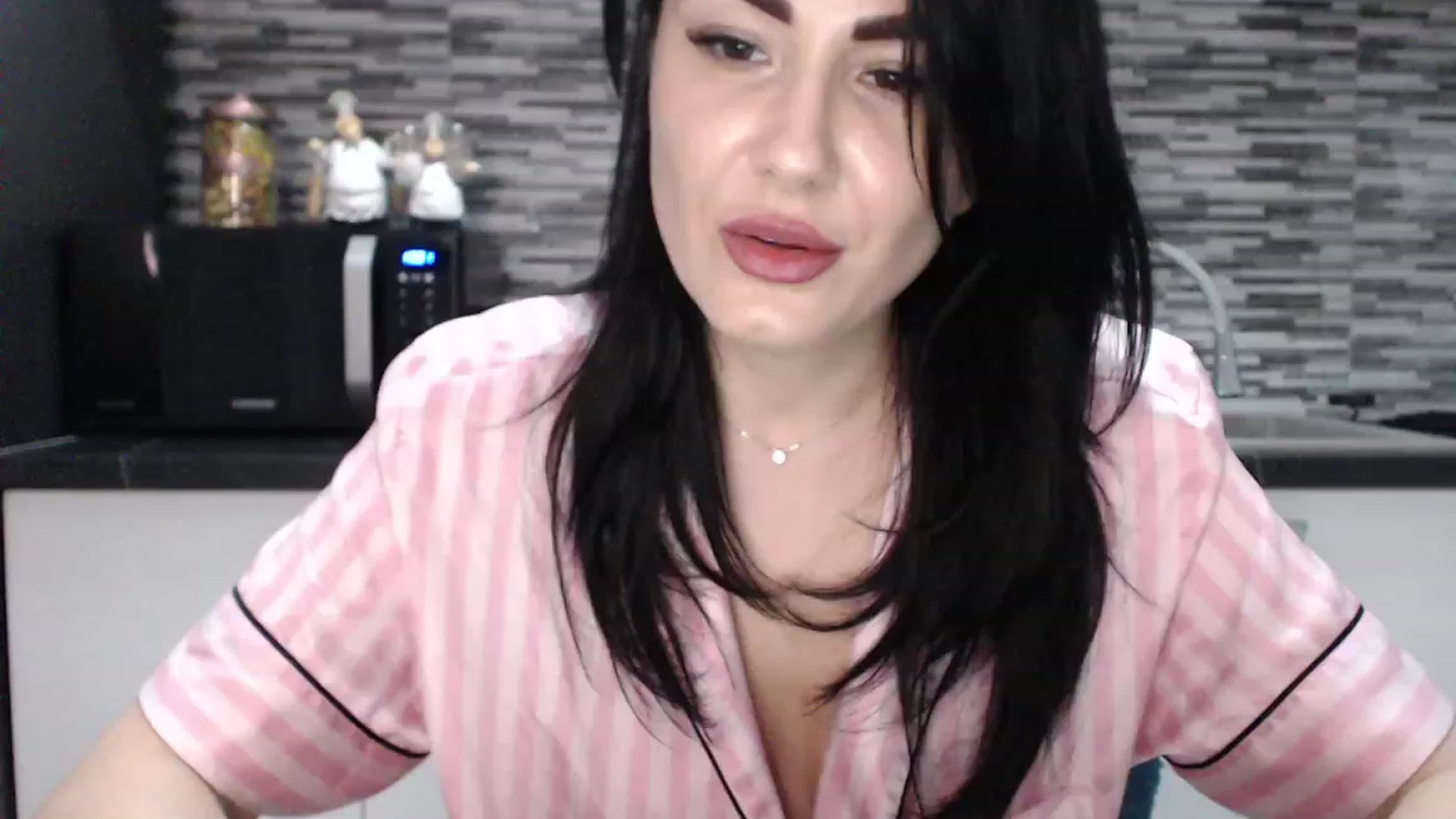 Gallery image thumbnail from CrazyDiana's myfreecams stream on, 05/02/2023, 21:45 image 8 of 20