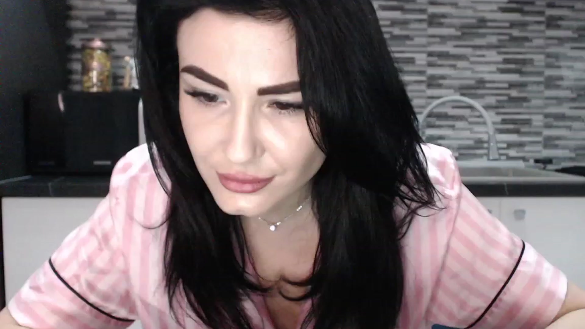 Gallery image thumbnail from CrazyDiana's myfreecams stream on, 05/02/2023, 21:45 image 11 of 20