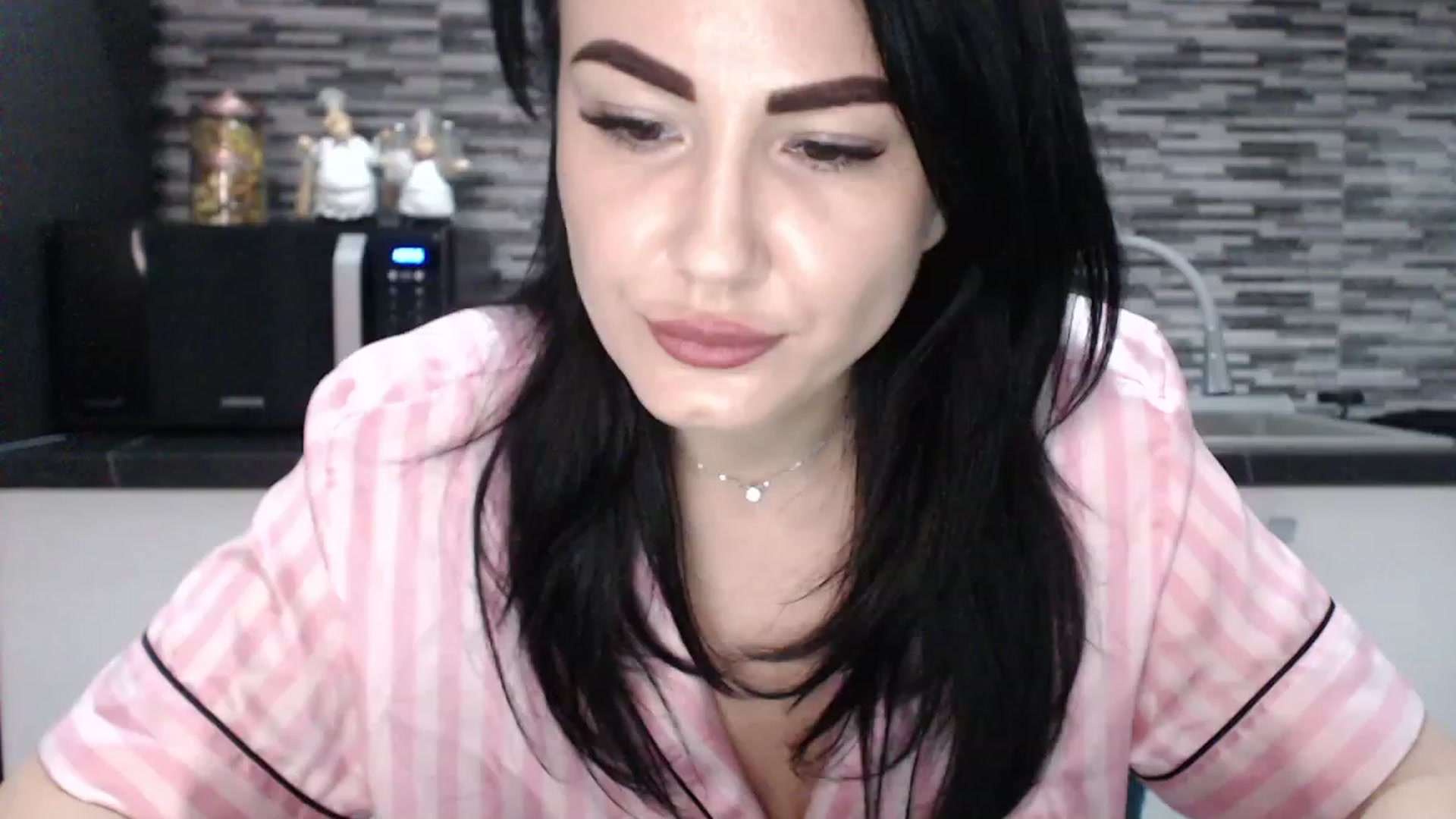 Gallery image thumbnail from CrazyDiana's myfreecams stream on, 05/02/2023, 21:45 image 1 of 20