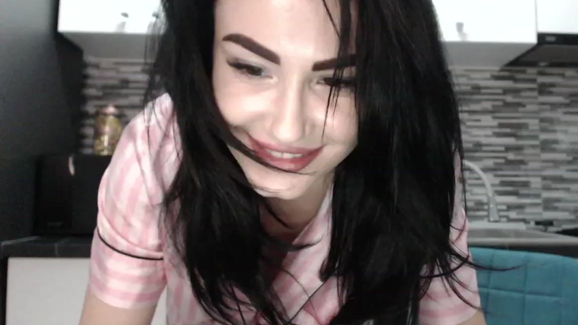 Gallery image thumbnail from CrazyDiana's myfreecams stream on, 05/02/2023, 21:45 image 15 of 20