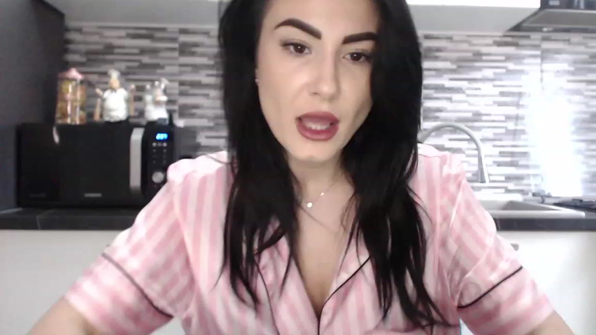 Gallery image thumbnail from CrazyDiana's myfreecams stream on, 05/15/2023, 05:59 image 1 of 20