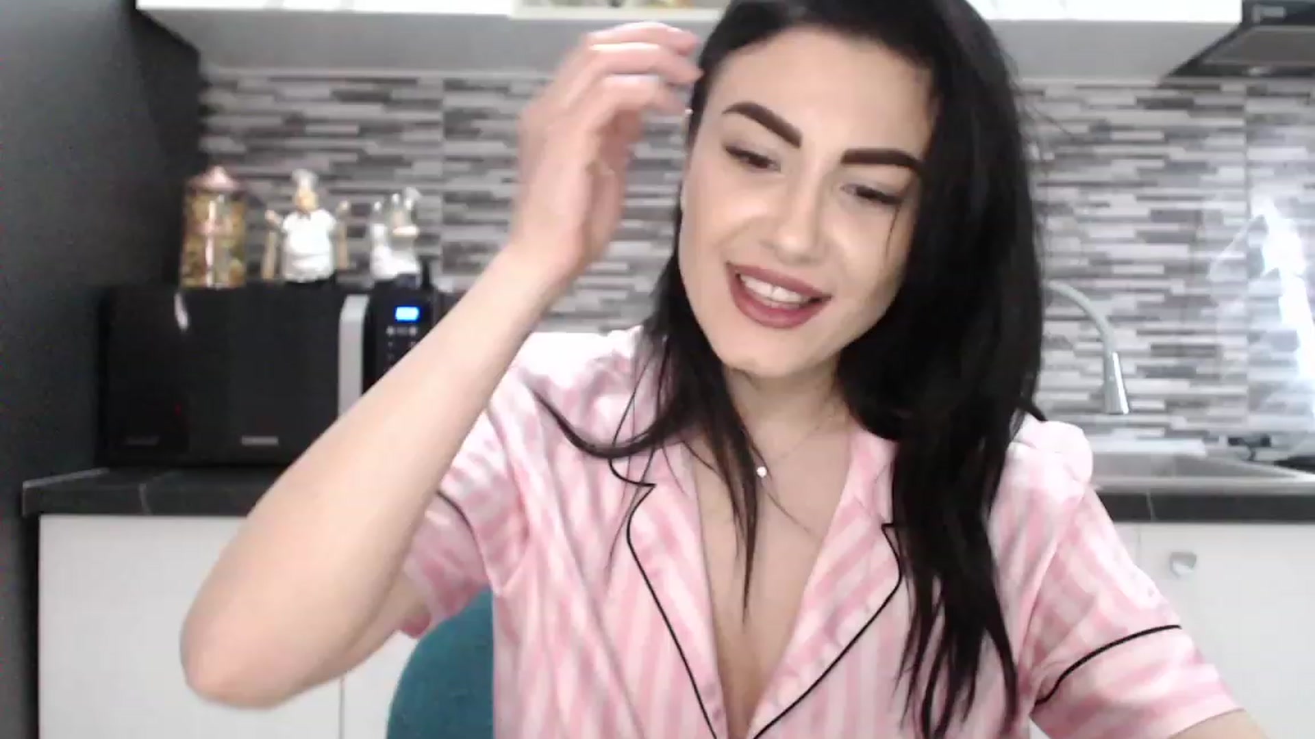 Gallery image thumbnail from CrazyDiana's myfreecams stream on, 05/15/2023, 05:59 image 14 of 20