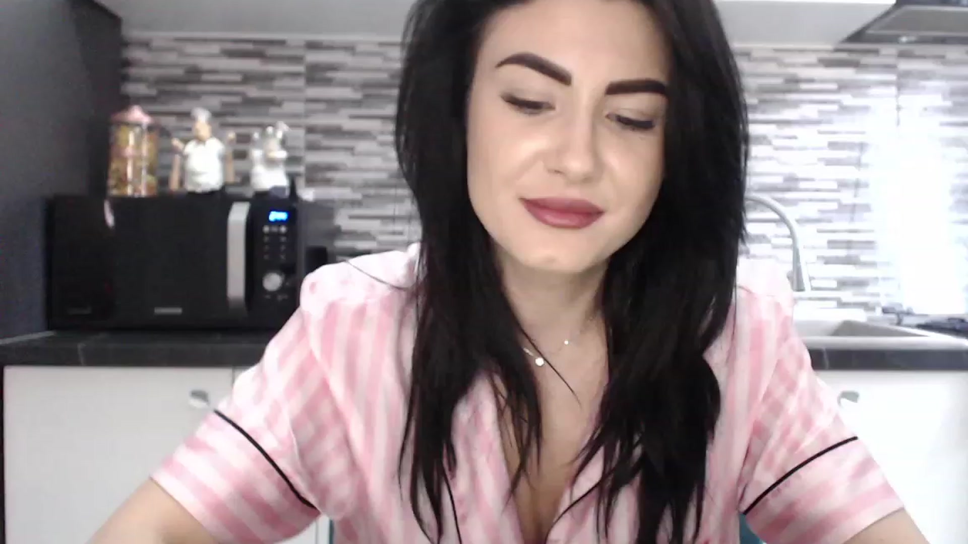 Gallery image thumbnail from CrazyDiana's myfreecams stream on, 05/15/2023, 05:59 image 4 of 20