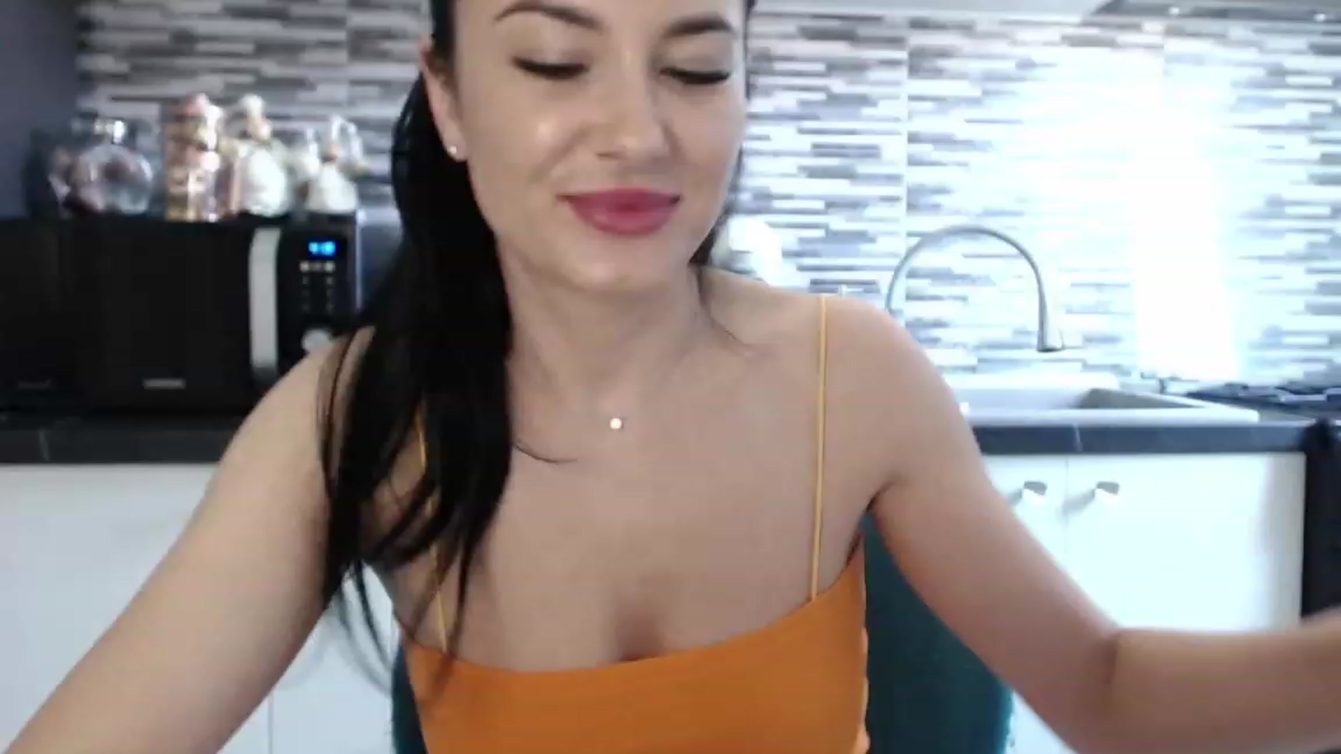 Gallery image thumbnail from CrazyDiana's myfreecams stream on, 06/06/2023, 07:11 image 1 of 20