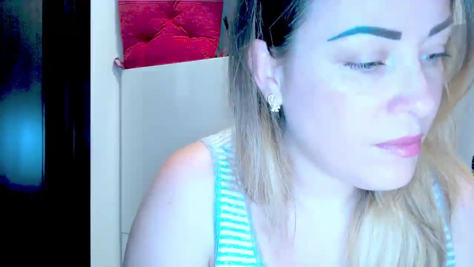 Gallery image thumbnail from Crazy_Ass's myfreecams stream on, 06/19/2024, 14:35 image 12 of 20