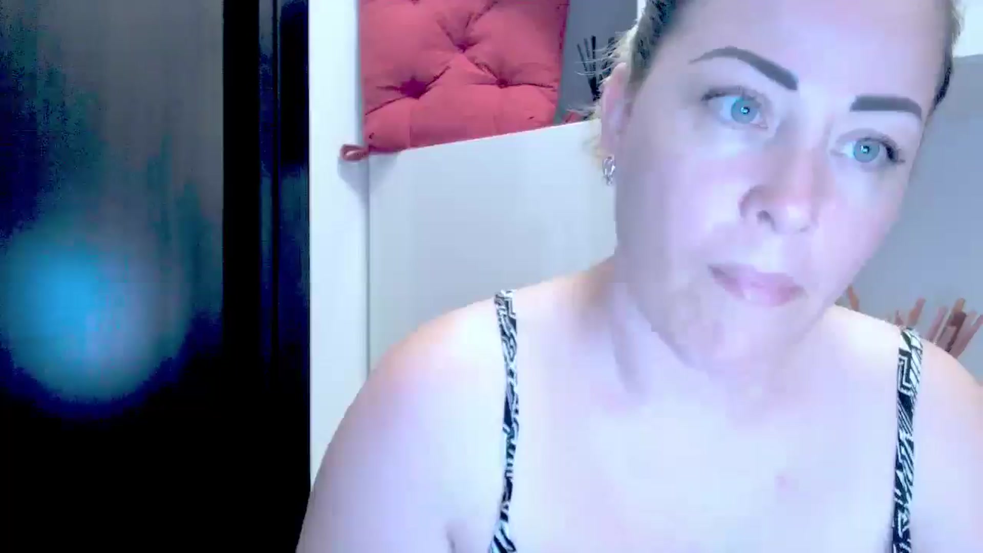 Gallery image thumbnail from Crazy_Ass's myfreecams stream on, 07/30/2024, 15:01 image 13 of 20