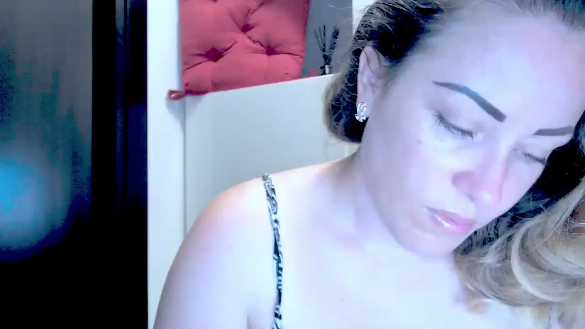 Gallery image thumbnail from Crazy_Ass's myfreecams stream on, 07/30/2024, 15:01 image 1 of 20