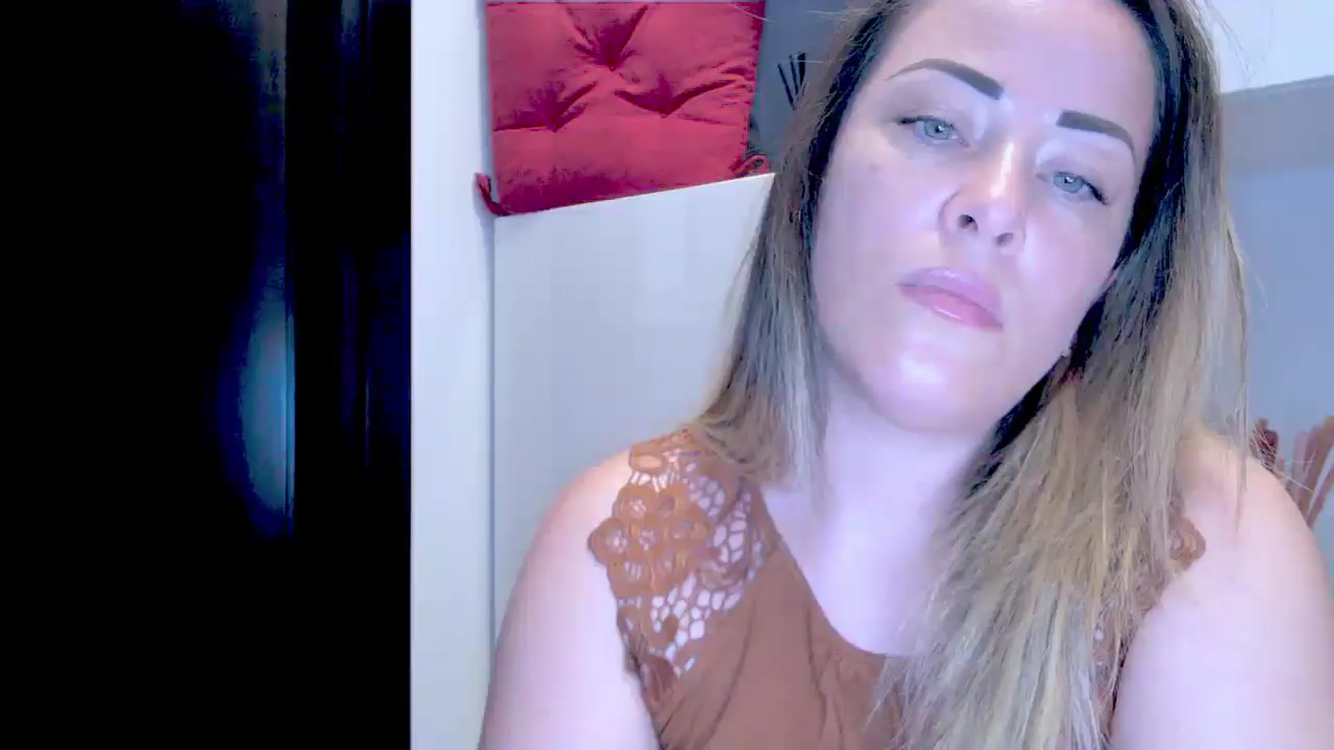 Gallery image thumbnail from Crazy_Ass's myfreecams stream on, 08/09/2024, 15:12 image 4 of 20
