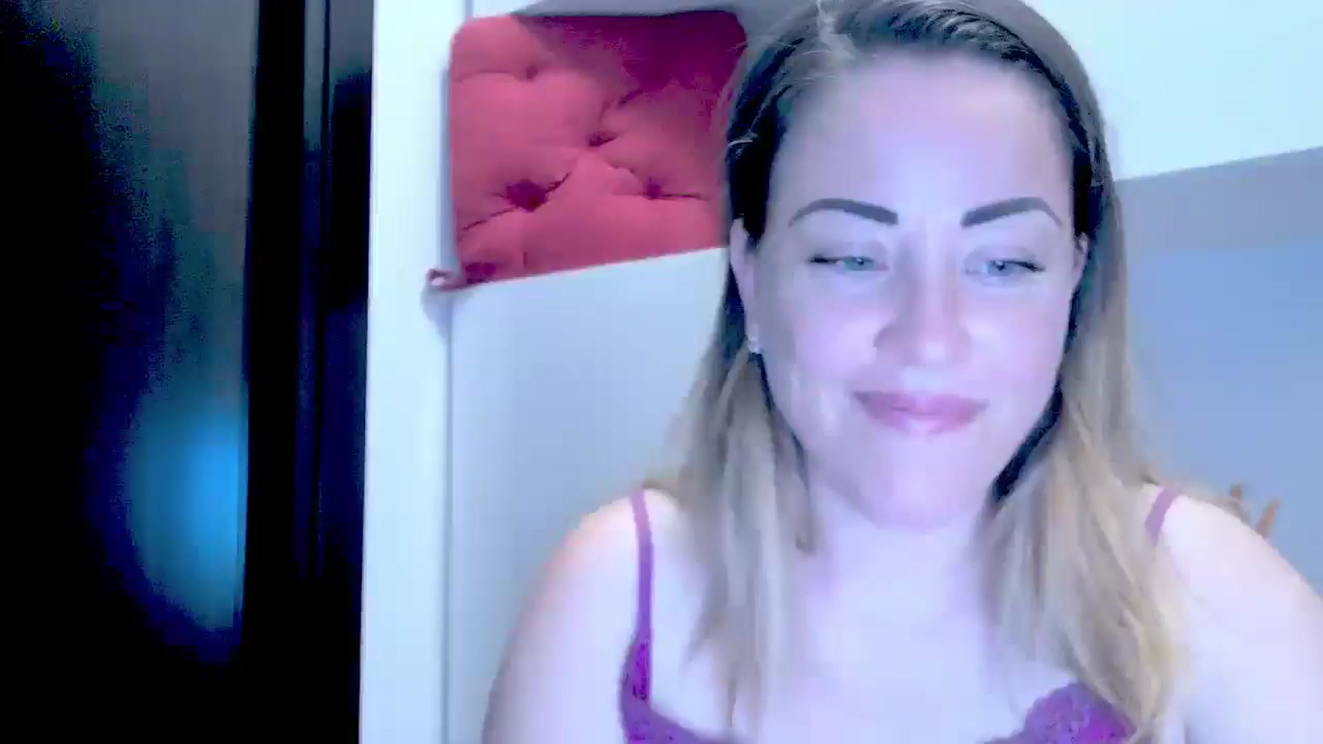 Gallery image thumbnail from Crazy_Ass's myfreecams stream on, 08/13/2024, 15:01 image 6 of 20