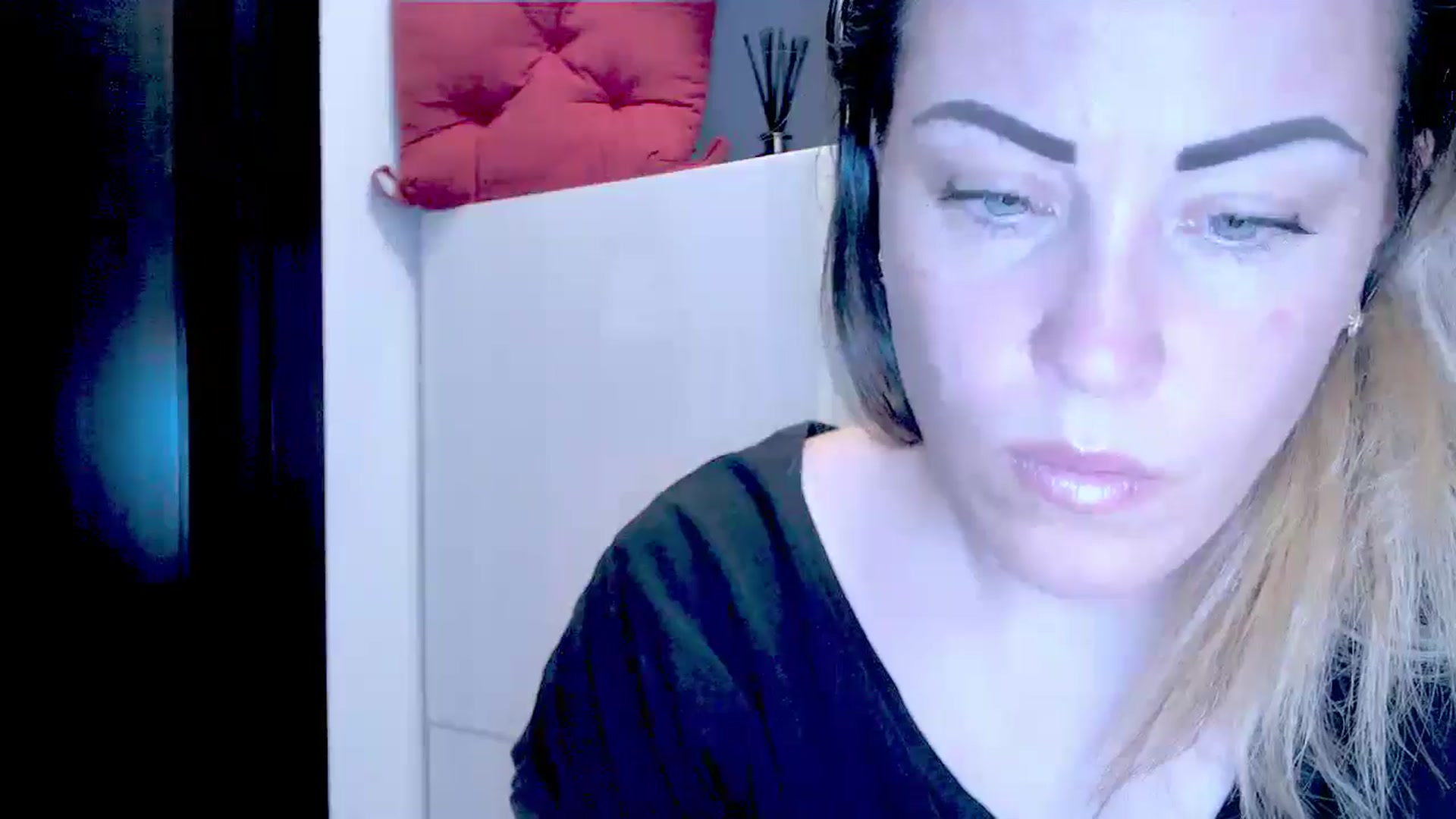 Gallery image thumbnail from Crazy_Ass's myfreecams stream on, 08/23/2024, 14:58 image 18 of 20