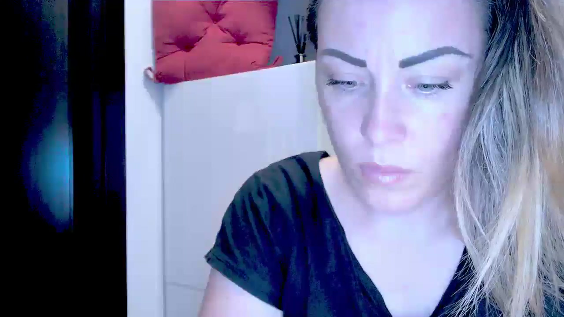 Gallery image thumbnail from Crazy_Ass's myfreecams stream on, 08/23/2024, 14:58 image 17 of 20