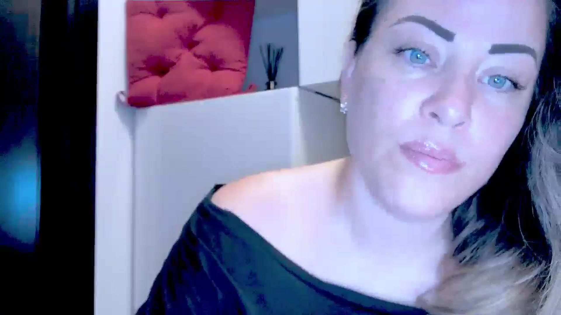 Gallery image thumbnail from Crazy_Ass's myfreecams stream on, 08/23/2024, 14:58 image 7 of 20