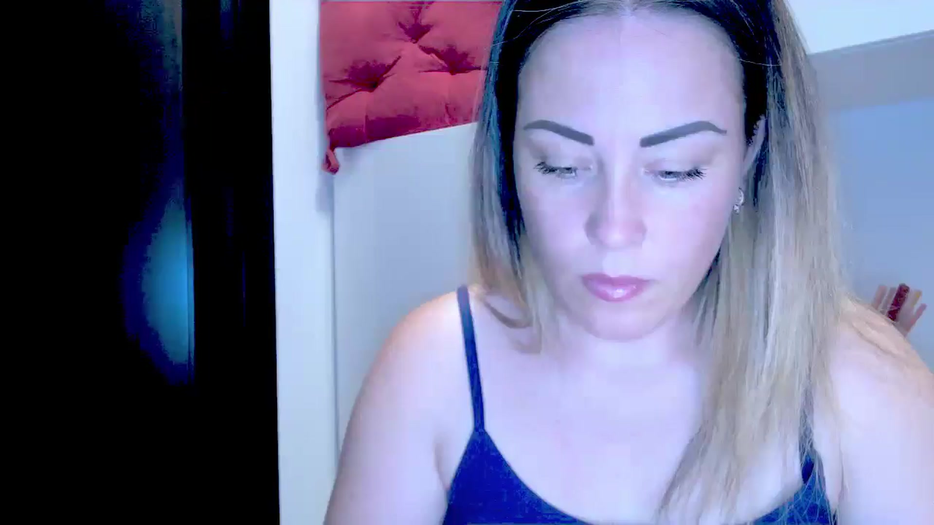 Gallery image thumbnail from Crazy_Ass's myfreecams stream on, 08/28/2024, 14:52 image 7 of 20