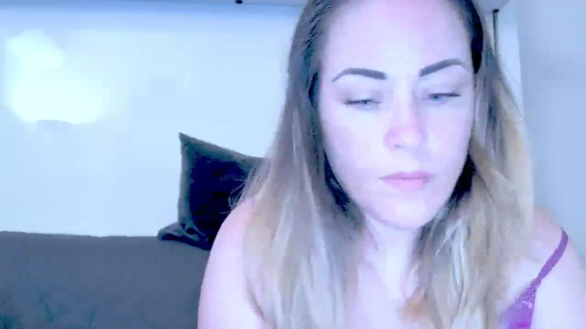 Gallery image thumbnail from Crazy_Ass's myfreecams stream on, 08/29/2024, 15:42 image 15 of 20
