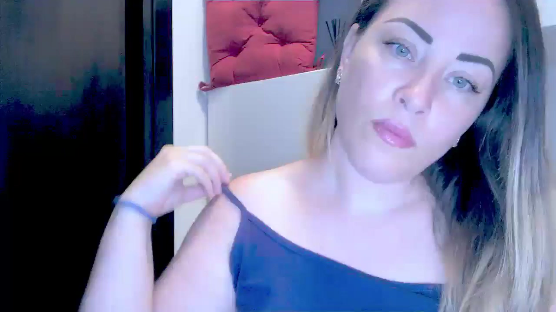Gallery image thumbnail from Crazy_Ass's myfreecams stream on, 08/30/2024, 14:49 image 1 of 20