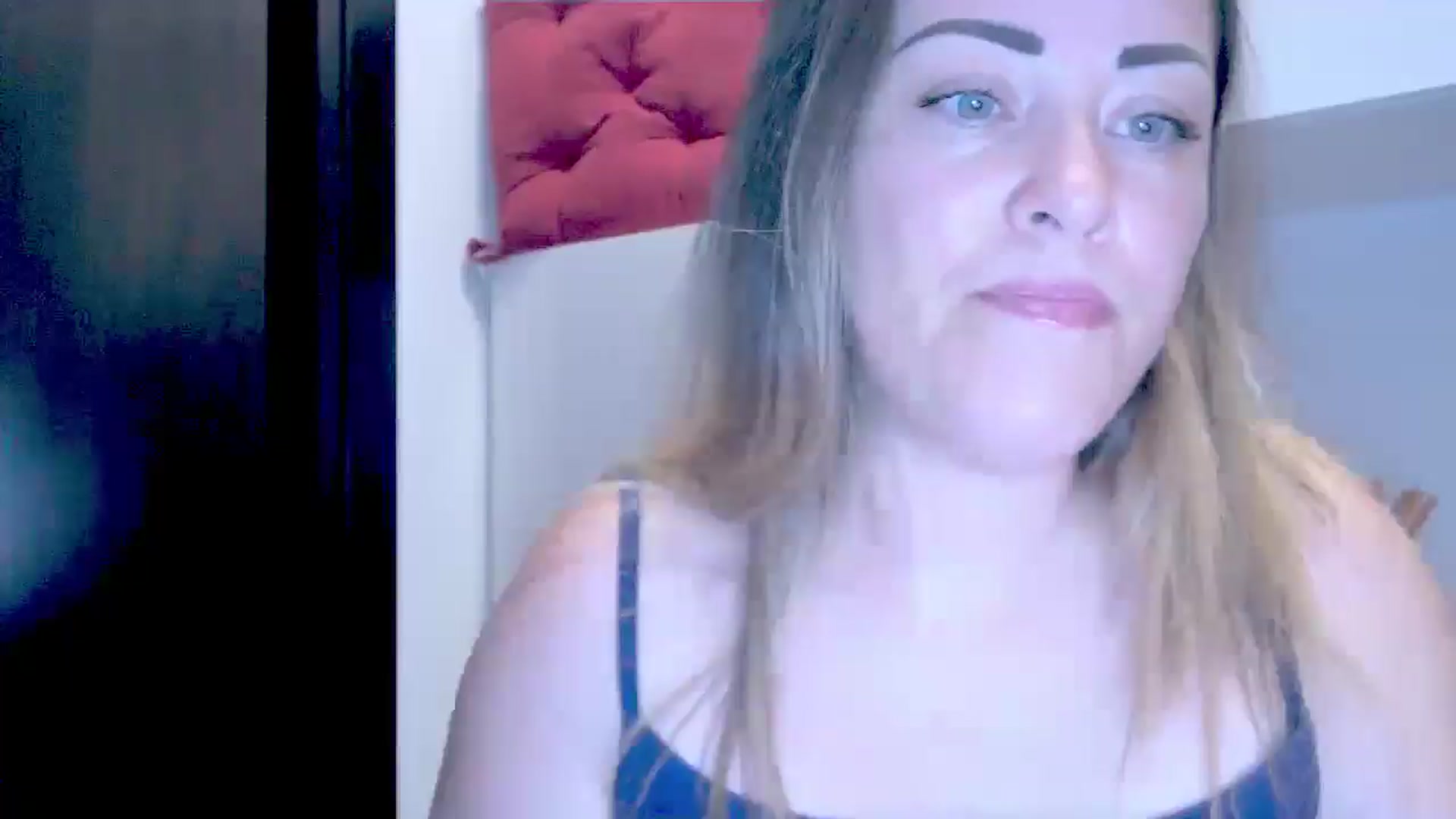 Gallery image thumbnail from Crazy_Ass's myfreecams stream on, 08/30/2024, 14:49 image 14 of 20