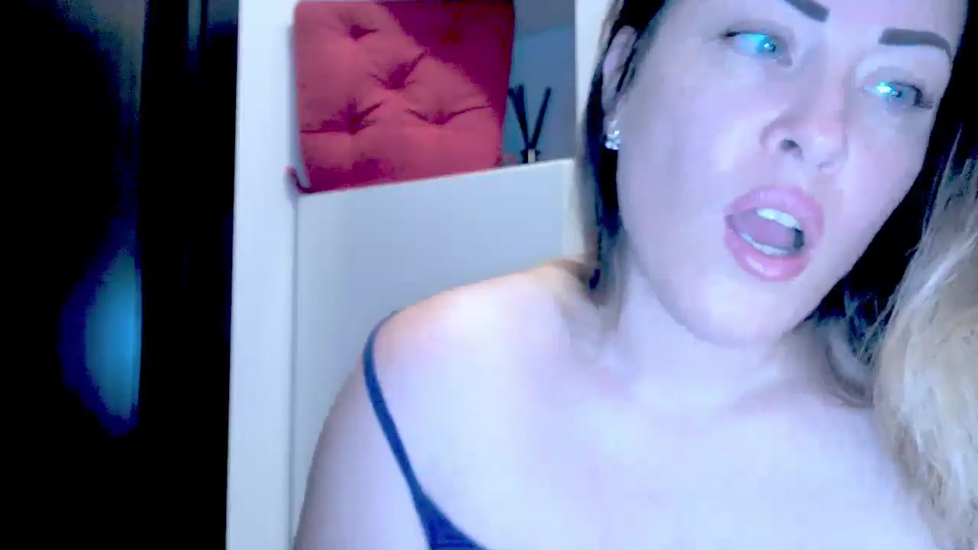 Gallery image thumbnail from Crazy_Ass's myfreecams stream on, 09/04/2024, 13:49 image 17 of 20