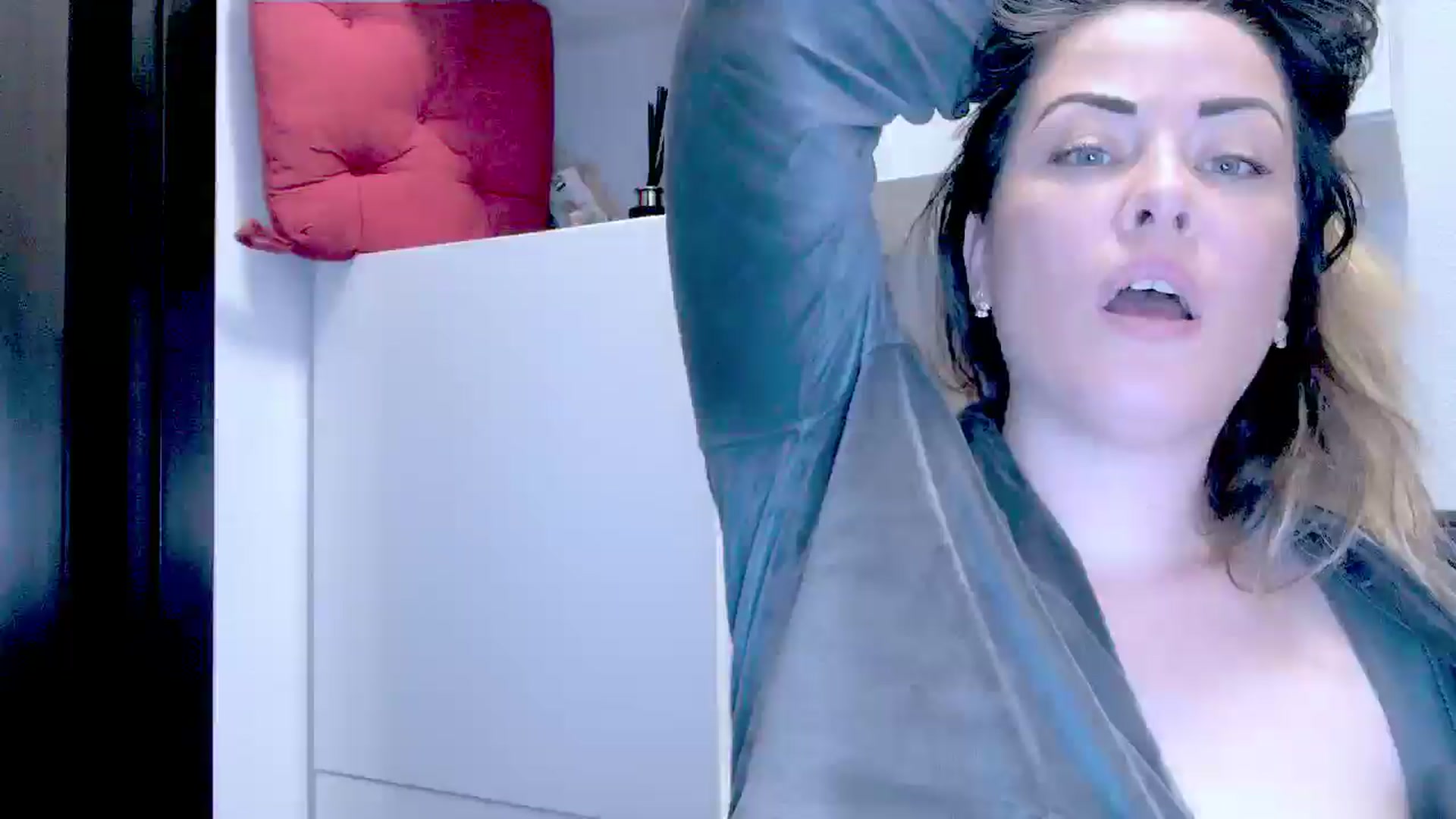 Gallery image thumbnail from Crazy_Ass's myfreecams stream on, 09/13/2024, 15:30 image 12 of 20