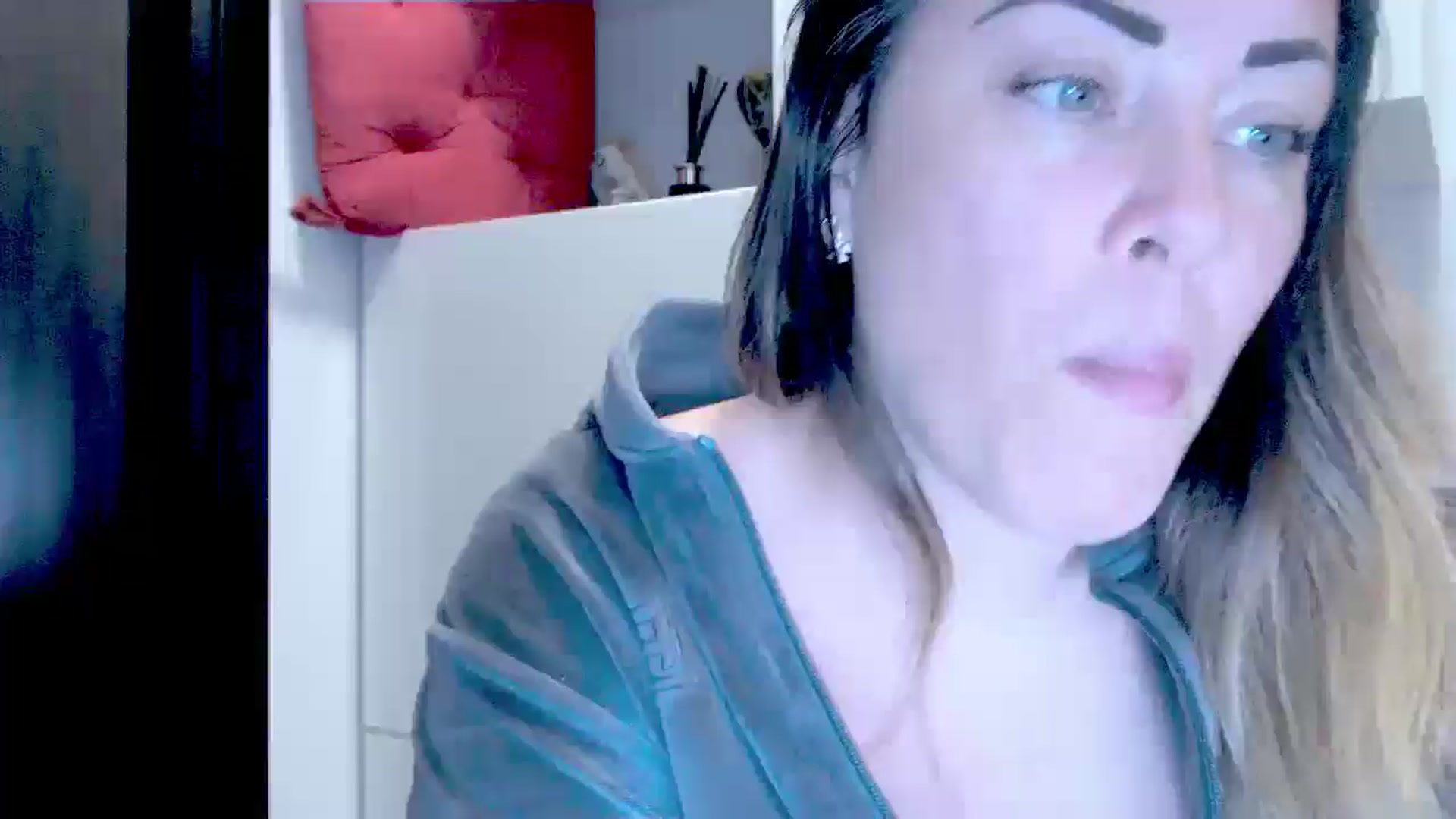 Gallery image thumbnail from Crazy_Ass's myfreecams stream on, 09/13/2024, 15:30 image 17 of 20
