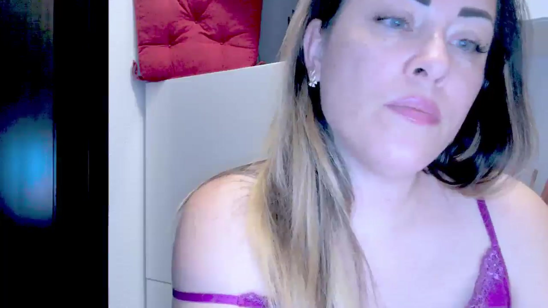Gallery image thumbnail from Crazy_Ass's myfreecams stream on, 09/16/2024, 15:22 image 10 of 20