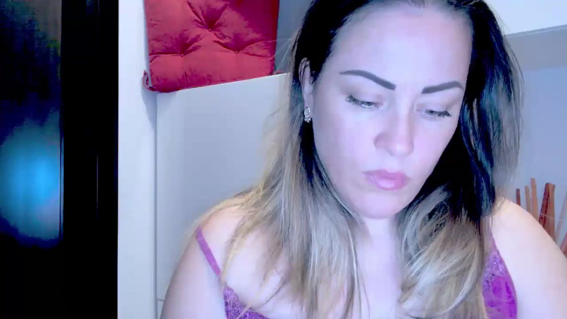 Gallery image thumbnail from Crazy_Ass's myfreecams stream on, 09/16/2024, 15:22 image 17 of 20