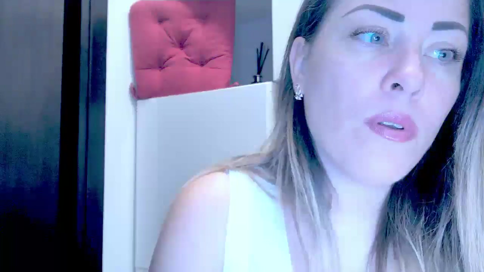 Gallery image thumbnail from Crazy_Ass's myfreecams stream on, 09/18/2024, 13:17 image 5 of 20