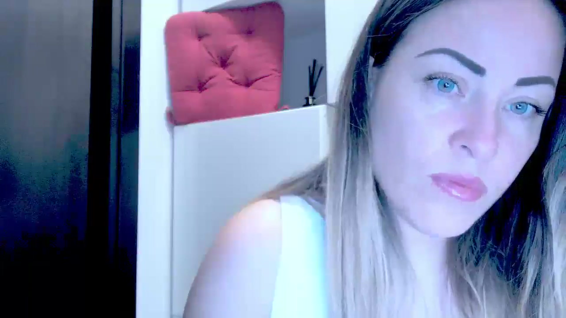 Gallery image thumbnail from Crazy_Ass's myfreecams stream on, 09/18/2024, 13:17 image 2 of 20
